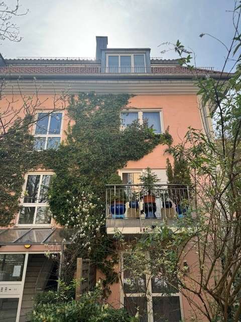 Brück Immobilien - Freies, renovierungsbedürftiges 1-Zi.-Appartement mit Nord-Balkon, München – Bild 1