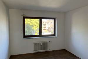 Helle, sanierte 3,5-Zi.-Wohnung mit Küche und Balkon in Gelsenkirchen-Erle – Marktstraße 9, 45891 Erle, Gelsenkirchen – Vorschaubild 3
