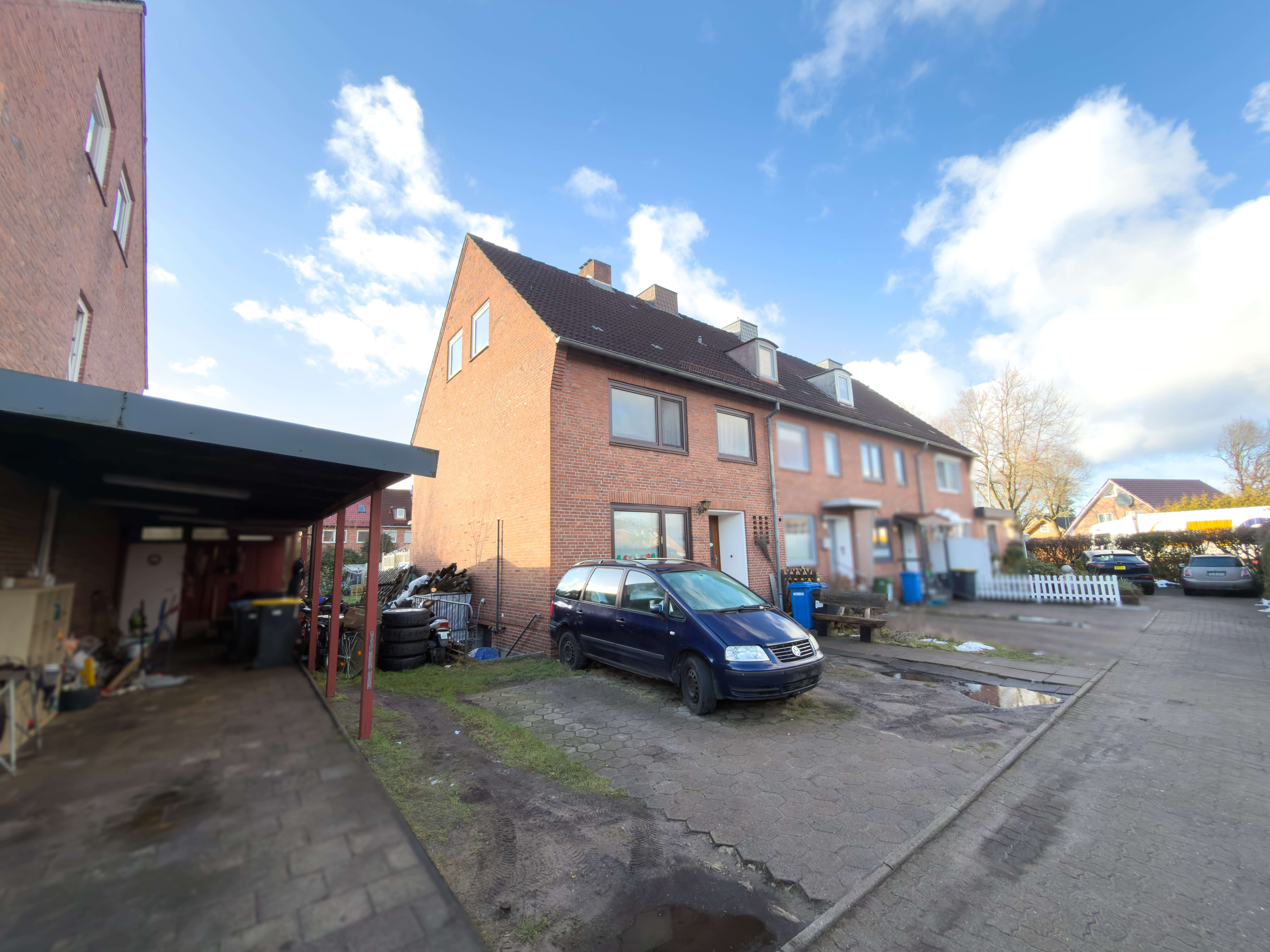 Sanierungsbedürftiges Reihenendhaus mit Potenzial auf großzügigem Grundstück, Neumünster – Bild 4