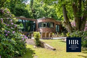 Moderner Bauhaus-Traum in den Hamburger Wäldern