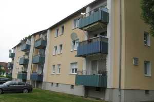 Geräumig Wohnung mit Balkon in Stadtnähe
