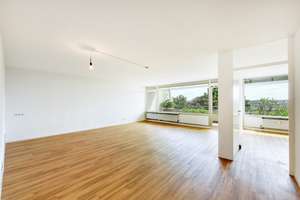 +++ Panorama-Fern-/Seeblick - Schwimmbad/Sauna - modernisiert - inkl. Doppel-Garage & TG-Stpl. +++ – Max-Brod-Weg 14, 70437 Freiberg, Stuttgart – Vorschaubild 7