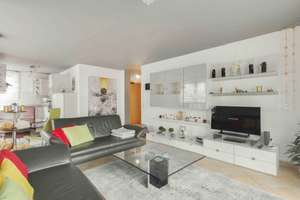 Lichtdurchflutet & modern – 3-Zimmer-Wohnung mit Wohlfühlfaktor – Die vollständige Adresse der Immobilie erhältst du vom Anbieter., 72762 Reutlingen-Mitte, Reutlingen – Vorschaubild 2
