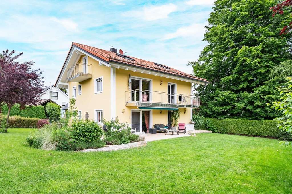 Immobilie in Dießen am Ammersee - Lichtdurchflutete Dachgeschosswohnung - Bild 0