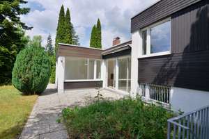 Großzügiger Bungalow mit sonnigem Garten in ruhiger Lage Gartenstadt-Trudering – Die vollständige Adresse der Immobilie erhältst du vom Anbieter., 81735 Waldtrudering, München – Vorschaubild 2