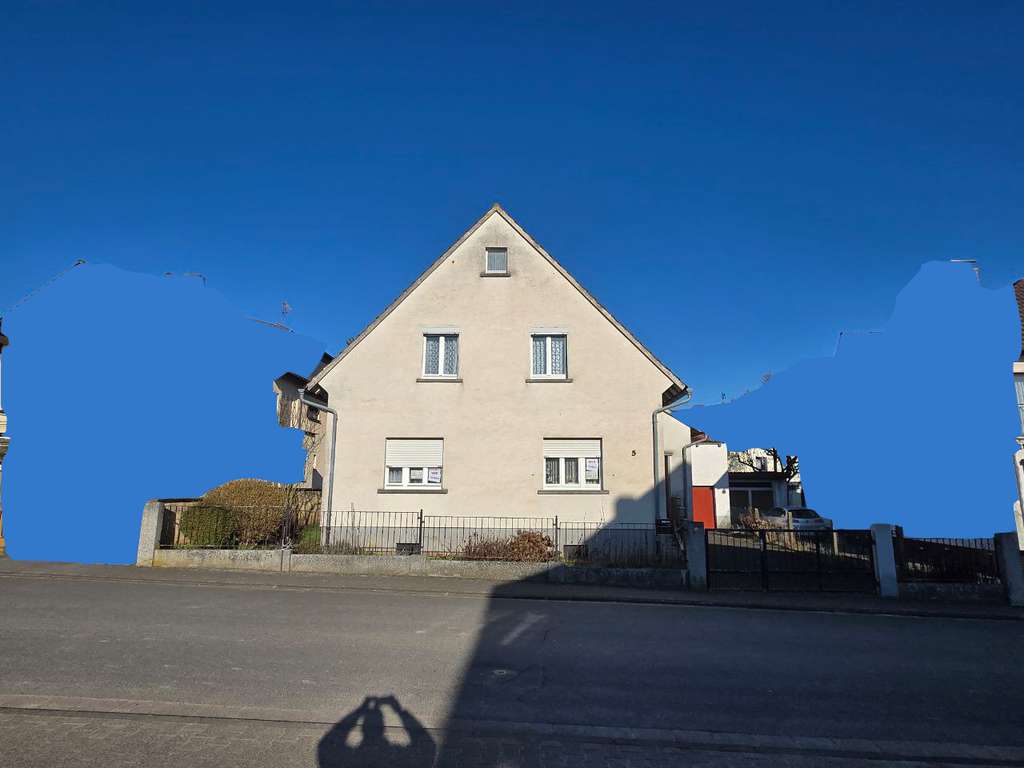 Immobilie in Schaafheim - Renovierungsbedürftiges 6-Zimmer Einfamilienhaus in Schaafheim mit Garage - Bild 0