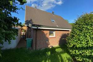 Gepflegtes Zweifamilienhaus in zweiter 
Reihe mit vielen Nutzungsmöglichkeiten – Die vollständige Adresse der Immobilie erhältst du vom Anbieter., 23823 Seedorf – Vorschaubild 5