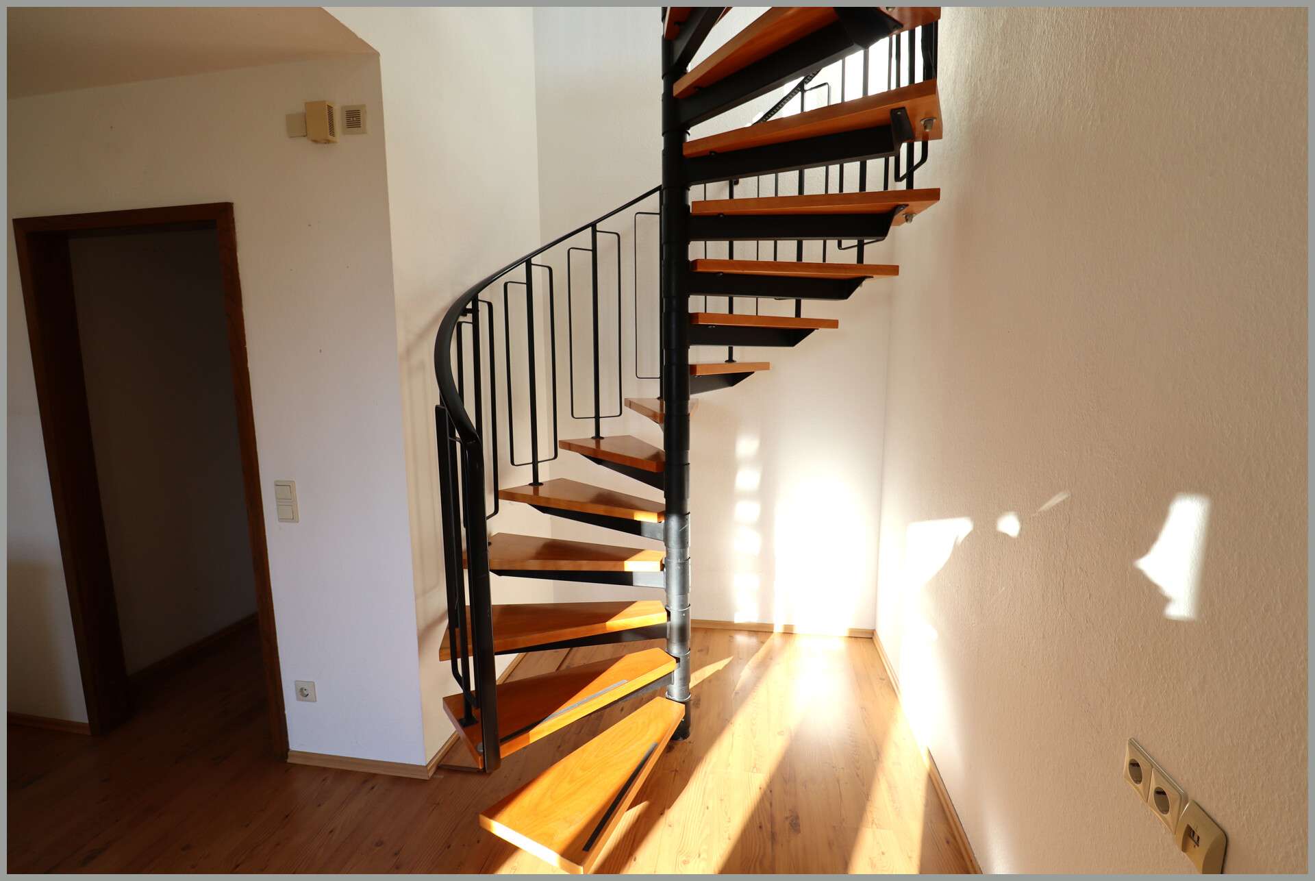 Immobilie in Bad Rothenfelde - 2 Zimmer-Maisonette-Eigentumswohnung "Residenz" mit Blick in den Kurpark - Bild 1