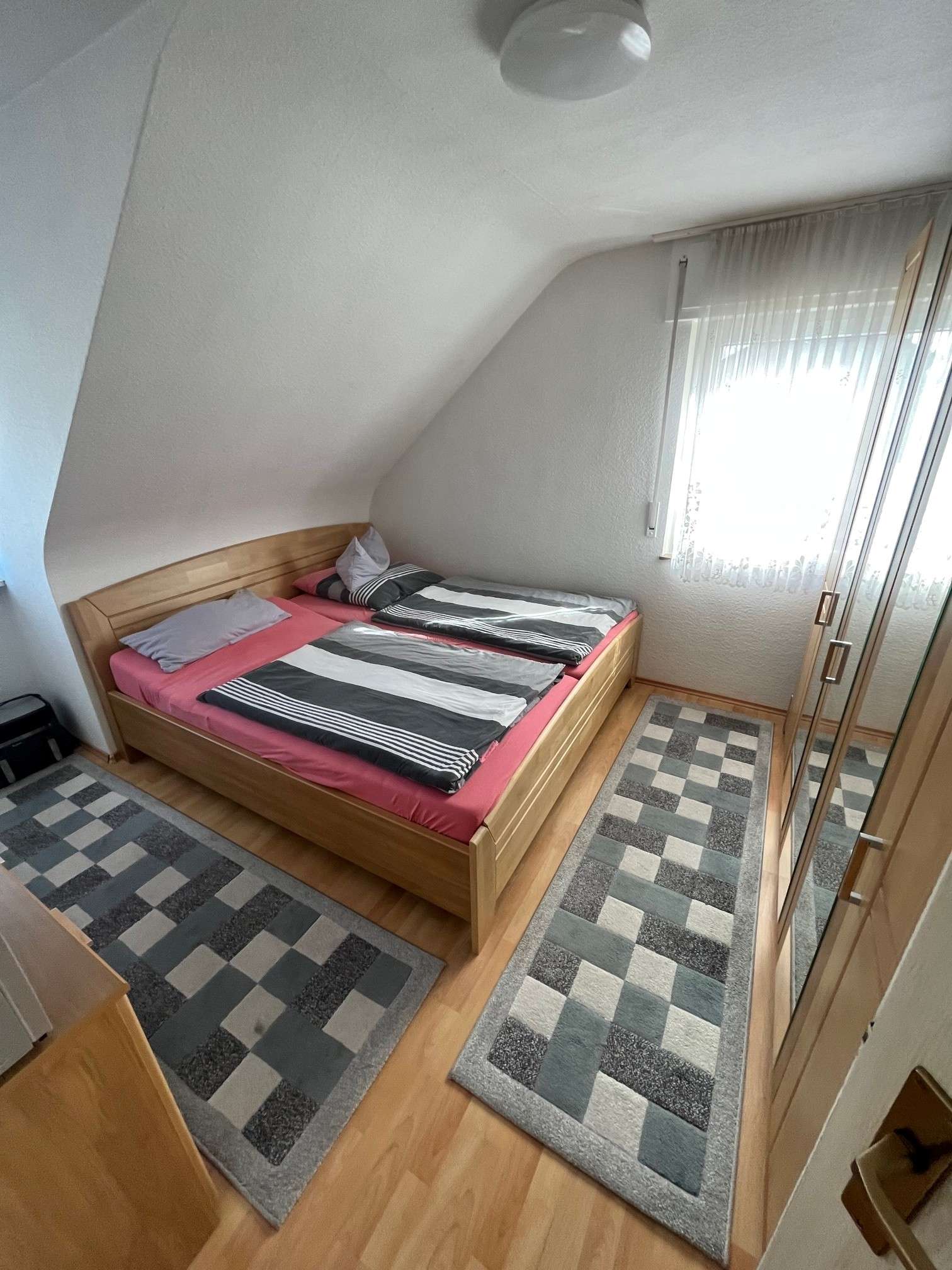 Immobilie in Ostfildern - Gut aufgeteilte 3 Zimmer-DG-Wohnung in ruhiger Lage von Ostfildern-Nellingen - Bild 0