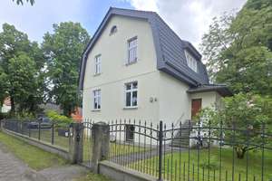 Historisches Mehrfamilienhaus mit solider Rendite in Top-Lage – Die vollständige Adresse der Immobilie erhältst du vom Anbieter., 15732 Eichwalde – Vorschaubild 1