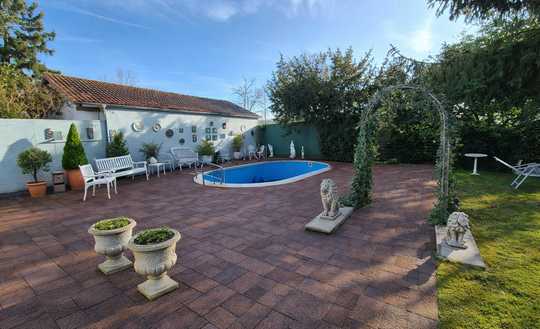 Karlsruhe: Großes Potenzial für Neubau – Grundstück mit Altbestand