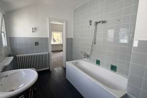 Ihr neues Zuhause in Heisingen 
Einfamilienhaus mit Einliegerwohnung und Garage – Die vollständige Adresse der Immobilie erhältst du vom Anbieter., 45259 Heisingen, Essen – Vorschaubild 10
