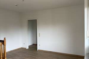 Erdgeschoss-Wohnung mit Souterrain und Garten in München Harthof  – Hasenbergelstraße 24, 80935 Lerchenau-Ost, München – Vorschaubild 19