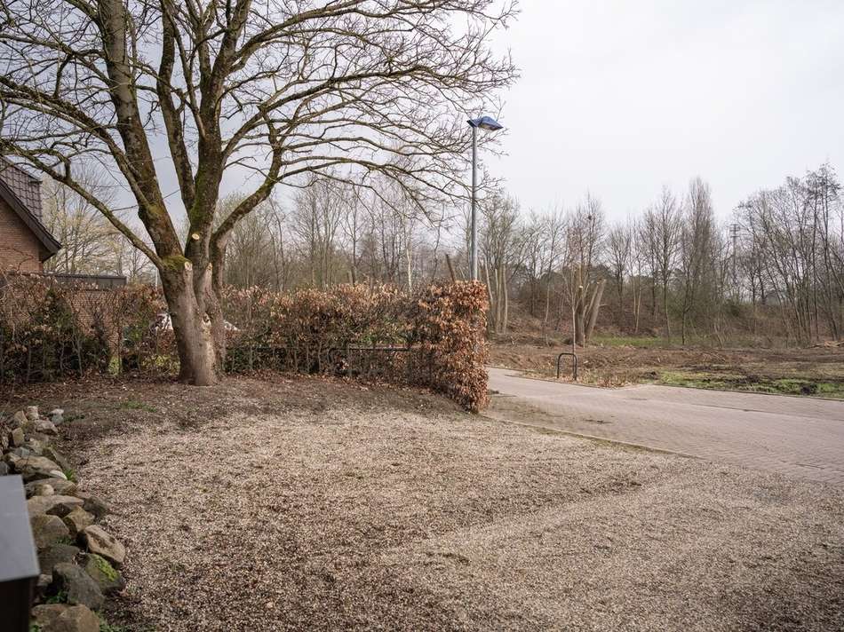 Derzeit Parkplätze vor der...