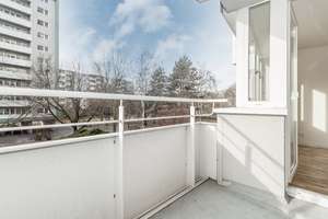 Sanierte Wohnung mit Einbauküche – Spandauer Damm 217, 14052 Westend, Berlin – Vorschaubild 2