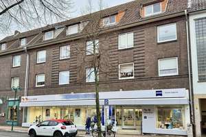 Gepflegtes Wohn- und Geschäftshaus mit 7 Einheiten und 4 Garagen direkt im Zentrum von Seelze – Die vollständige Adresse der Immobilie erhältst du vom Anbieter., 30926 Seelze – Vorschaubild 1