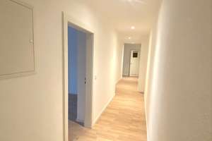 Schick und zentral 3-Zimmerwohnung mit Einbauküche! – Hindenburgstraße 29, 55118 Neustadt, Mainz – Vorschaubild 2