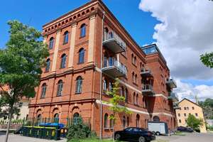 Großzügige Loftwohnung in historischem Ambiente mit Balkon und 2 Stellplätzen – Die vollständige Adresse der Immobilie erhältst du vom Anbieter., 1187 Naußlitz, Dresden – Vorschaubild 2