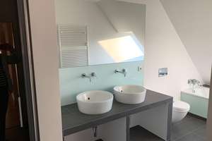 Charmante DG-Wohnung mit Balkon in saniertem Altbau – Sportstraße 3, 40547 Lörick, Düsseldorf – Vorschaubild 7