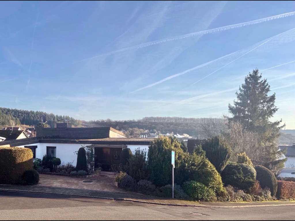 Immobilie in Hargesheim - PROVISIONSFREI!!! Geräumiges 7-Zimmer Einfamilienhaus in Hargesheim mit 178 m² Wohnfläche - Bild 0