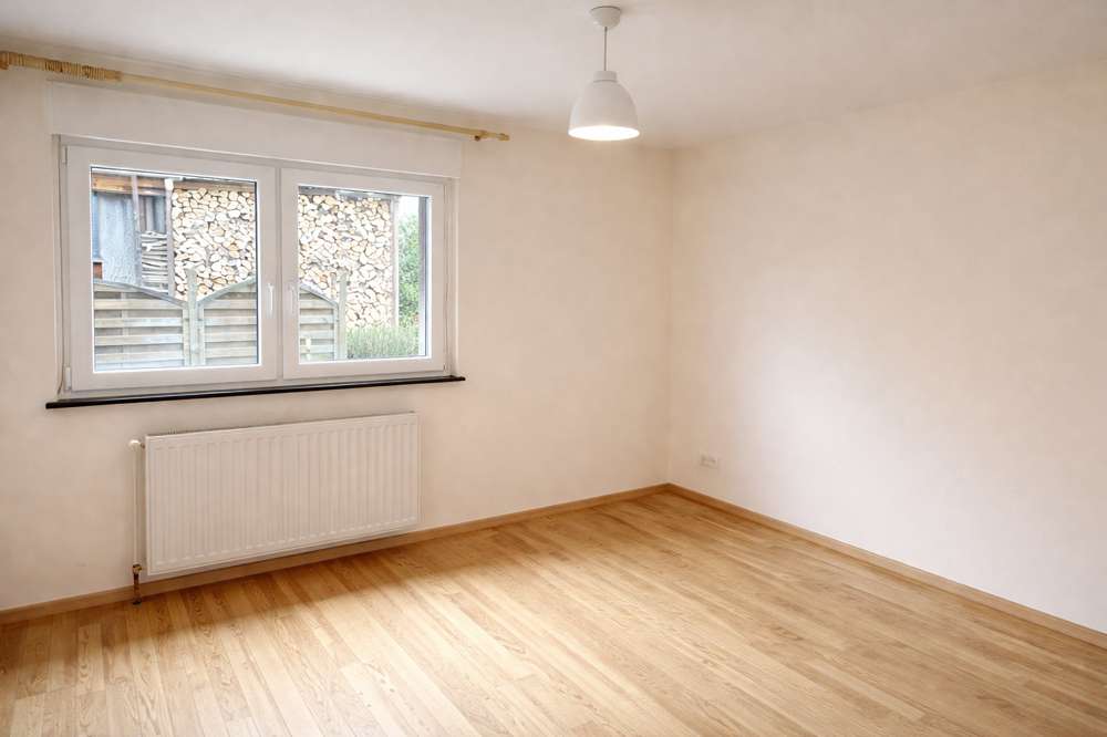 Immobilie in Mehlingen - Teilvermietetes Dreifamilienhaus mit Garage und Nebengebäude in ruhiger Lage von Mehlingen - Bild 0