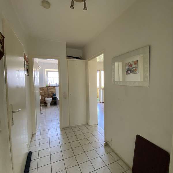 *** frische 2-Zimmer-Wohnung - frisch in Renovierung - mit Balkon - Gartenmitbenutzung ***