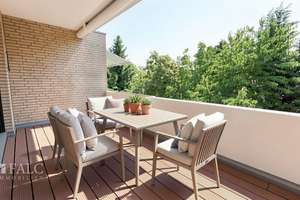 Stilvolle Maisonette-Wohnung mit zwei Balkonen und Kamin in begehrter Lage von Düsseldorf – Die vollständige Adresse der Immobilie erhältst du vom Anbieter., 40489 Kaiserswerth, Düsseldorf – Vorschaubild 2