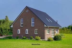 Ihr neues Zuhause - Freistehendes Einfamilienhaus mit Terrasse und Garage