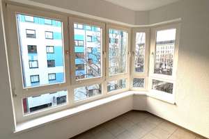 60 m², 2 Zimmer mit Terrasse und offener Küche – Wegenerstr. 7, 10713 Wilmersdorf, Berlin – Vorschaubild 2