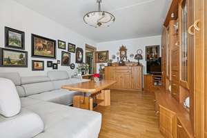 Gepflegte 3-Zimmer-ETW mit verglaster Ost-Loggia & Garage / Verkauf auf Nießbrauchbasis – Die vollständige Adresse der Immobilie erhältst du vom Anbieter., 81925 Oberföhring, München – Vorschaubild 4