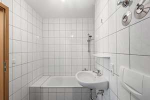 Frisch sanierte 2-Zimmer Wohnung mit Terrasse in Regensburger Toplage! – Die vollständige Adresse der Immobilie erhältst du vom Anbieter., 93053 Galgenberg, Regensburg – Vorschaubild 7