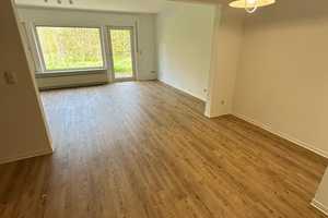 Doppelhaushälfte mit Garten, Einzelgarage und Halbgarage zu vermieten – Neustadt a.d. Waldnaab (Kreis) – Vorschaubild 1