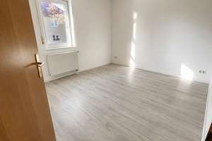 Ruhige 3-Zimmer-Wohnung mit großem Süd-West-Balkon in Kaulsdorf – Die vollständige Adresse der Immobilie erhältst du vom Anbieter., 12621 Kaulsdorf, Berlin – Vorschaubild 5