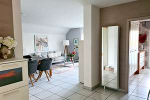 Ein Highlight in Köln-Zündorf! - Helle und moderne 3 Zimmer Wohnung an nette Leute zu vermieten – Comeniusweg 29, 51143 Zündorf, Köln – Vorschaubild 2