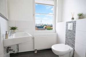 PENTHOUSE + PLATZLAGE & SEEBLICK AM ENGELBECKEN + SPEKTAKULÄRES PANORAMA IM 7. OG + GARTEN + TG´s – Die vollständige Adresse der Immobilie erhältst du vom Anbieter., 10179 Mitte (Ortsteil), Berlin – Vorschaubild 8