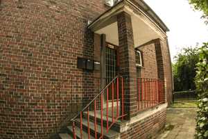 EINE SCHÖNE ECKE : Freistehendes Dreifamilienhaus mit Potenzial - Duisburg Aldenrade - von Privat – Heinestraße 30, 47179 Duisburg – Vorschaubild 2