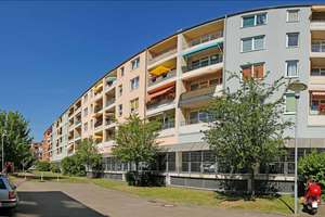 3-Raum Wohnung mit Aufzug, 2 Balkonen und Garagenstellplatz im Herzen von Plagwitz
