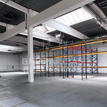 Lager- und Produktionsflächen mit Freifläche in Ismaning