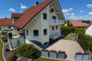 Familienglück mit Garten in Lauterhofen - perfekt auch für Mehrgenerationen – Die vollständige Adresse der Immobilie erhältst du vom Anbieter., 92283 Lauterhofen – Vorschaubild 1