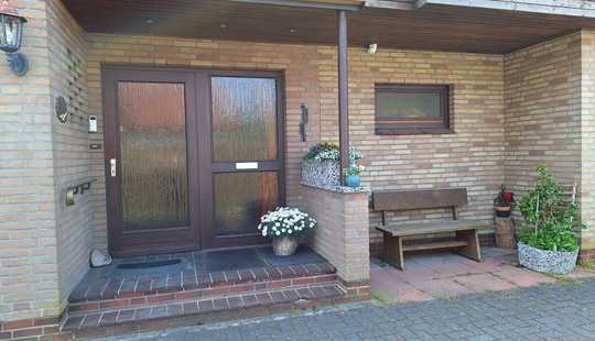 Bild von Klein Scharrel - 8 Zimmer, 2 Bäder, Doppelgarage mit Arbeitsgrube und Remise auf 10.000 m² Grdst!