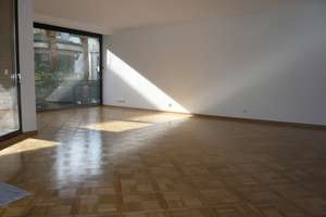 SANIERTE- IDYLLISCHE RUHIGE WOHNUNG MIT SCHWIMMBAD – Margaretenstraße 9, 40235 Grafenberg, Düsseldorf – Vorschaubild 3