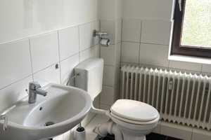 Geräumige 3-Zimmer Wohnung zum 16.07. zu vermieten! – Gildemeisterstr. 9, 27568 Bremerhaven – Vorschaubild 2