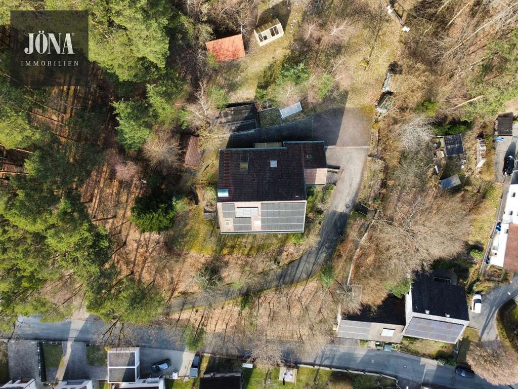 Immobilie in Weißenbrunn - Großzügiges Wohnhaus in idyllischer Lage, vielseitig nutzbar mit Ausbaupotenzial im Untergeschoss - Bild 3