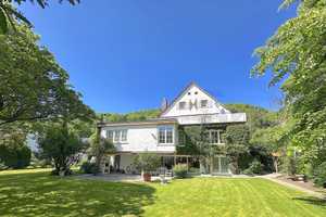Stilvolle 11-Zi. Villa auf sonnigem 1845 qm Traumgrundstück, TOP Lage, mit PV Anlage, 3 Garagen... – Lörrach (Kreis) – Vorschaubild 1