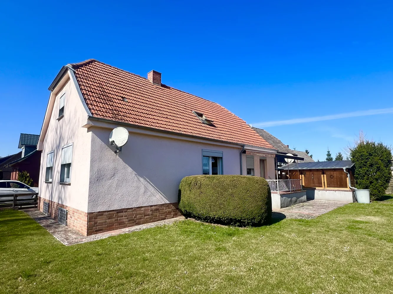 **Gebäudekomplex** Einfamilienhaus mit 5-Zimmern und drei Werkstattgebäuden auf 1.530 m² Grundstück, Ludwigslust Parchim Kreis – Bild 4
