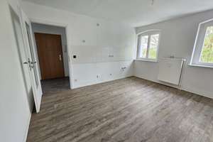 Werden Sie Mieter dieser tollen 4-Raum Wohnung im grünen Lemsdorf