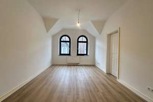 Wohnen im Herzen von Benrath: Stilvolle Altbauwohnung mit viel Platz & Charme