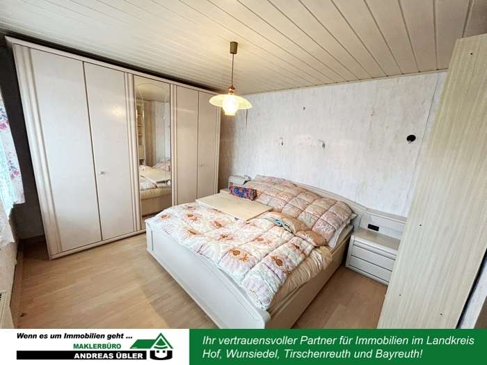 Immobilie in Tröstau - Ihr neues Zuhause auf dem Land - mit Gartenidylle und zwei Garagen - Bild 2