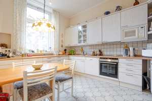 Rarität im Nordend: Stilvolle Altbau-Doppelhaushälfte mit weitläufigem Garten – Frankfurt am Main – Vorschaubild 11