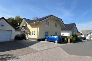 Großzügiges Familienidyll in bevorzugter Wohnlage – Freistehendes Einfamilienhaus aus 2004 – Die vollständige Adresse der Immobilie erhältst du vom Anbieter., 56249 Herschbach – Vorschaubild 2